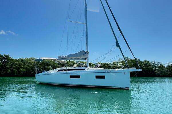 Photo of the 2023 Beneteau Oceanis 34.1