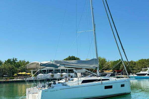 Photo of the 2023 Beneteau Oceanis 34.1