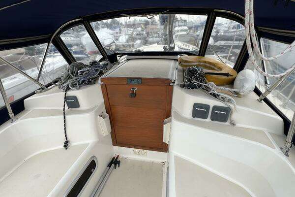 Photo of the 1993 Tartan 3500 "Puts N Calls"