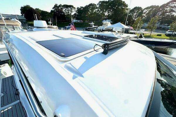 Four Winns Vista 355 Coupe OB Yacht For Sale
