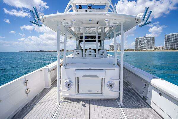 Everglades 435 Center Console Yacht For Sale