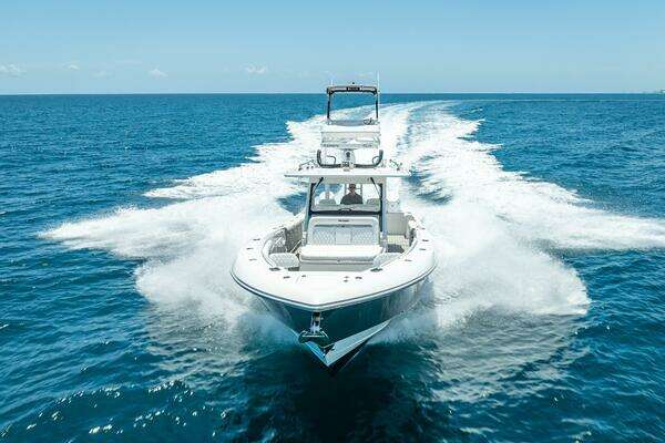 Everglades 435 Center Console Yacht For Sale