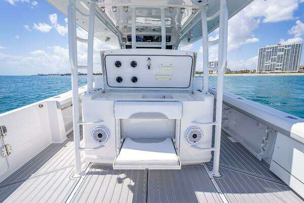 Everglades 435 Center Console Yacht For Sale