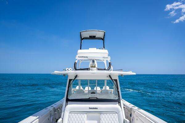 Everglades 435 Center Console Yacht For Sale