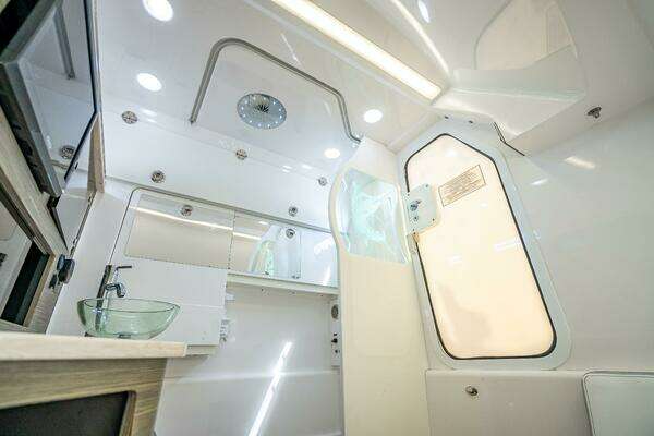 Everglades 435 Center Console Yacht For Sale