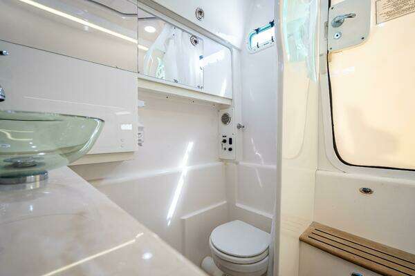 Everglades 435 Center Console Yacht For Sale