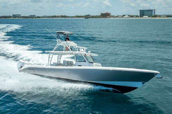 Everglades 435 Center Console Yacht For Sale