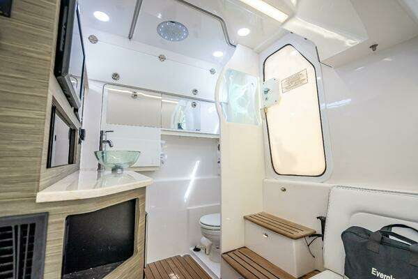 Everglades 435 Center Console Yacht For Sale