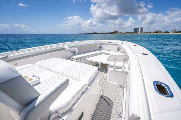 Everglades 435 Center Console Yacht For Sale