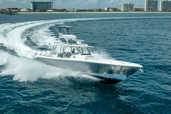 Everglades 435 Center Console Yacht For Sale