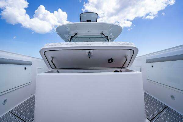 Everglades 435 Center Console Yacht For Sale
