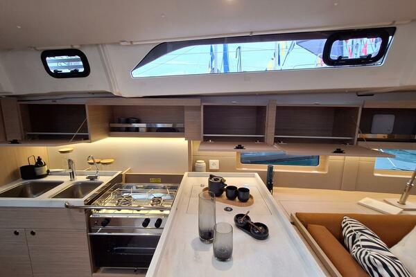 Beneteau Oceanis 47