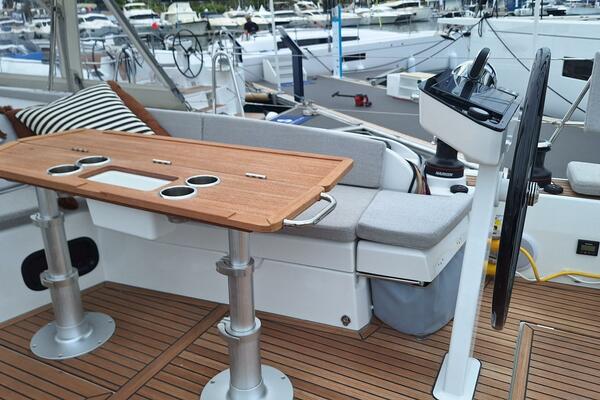 Beneteau Oceanis 47