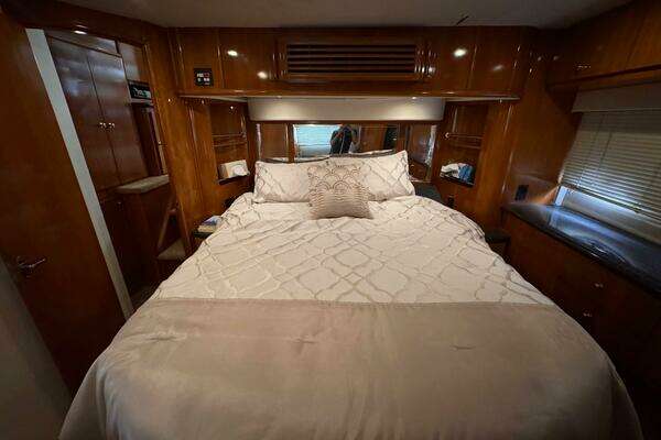 Carver 466 Motor Yacht Yacht For Sale