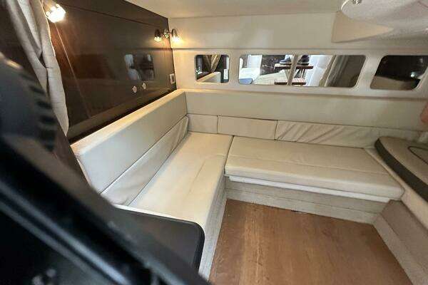 33ft Sea Ray Yacht For Sale