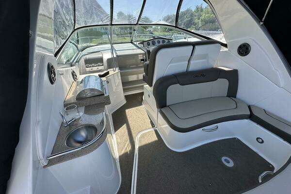33ft Sea Ray Yacht For Sale