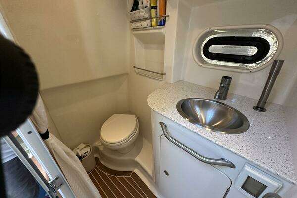 33ft Sea Ray Yacht For Sale