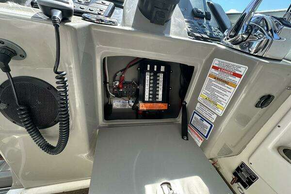 33ft Sea Ray Yacht For Sale
