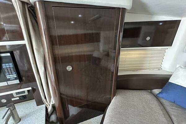 33ft Sea Ray Yacht For Sale