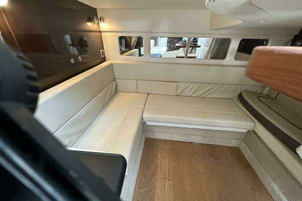 33ft Sea Ray Yacht For Sale