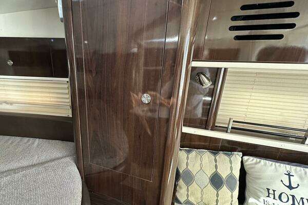33ft Sea Ray Yacht For Sale