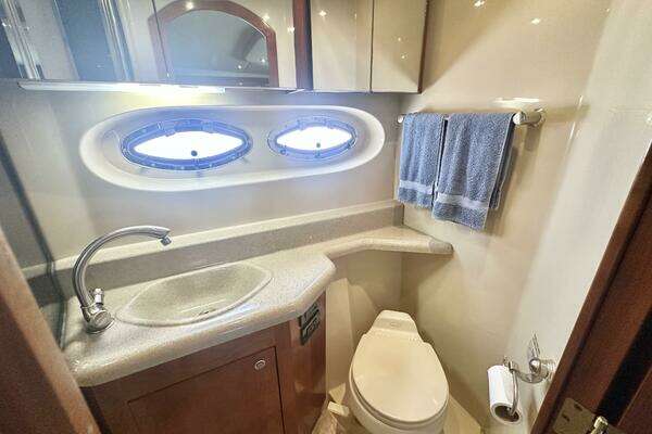 Cruisers Yachts 405 Yacht For Sale