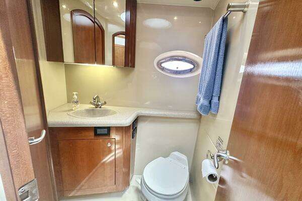 Cruisers Yachts 405 Yacht For Sale