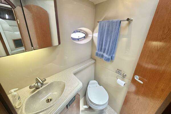 Cruisers Yachts 405 Yacht For Sale