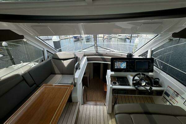 Cruisers Yachts 48 Cantius Yacht For Sale