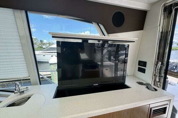 Cruisers Yachts 48 Cantius Yacht For Sale