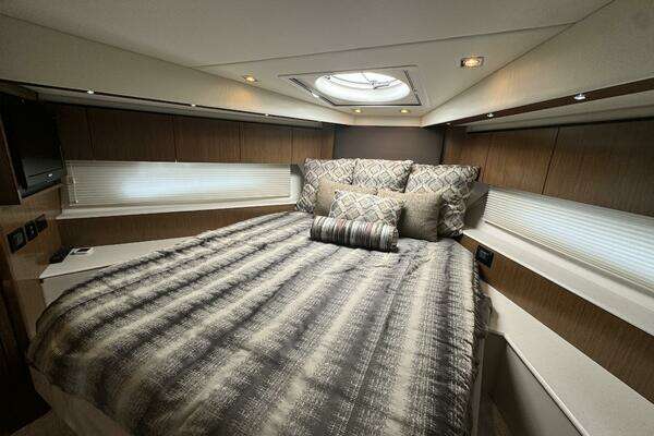 Cruisers Yachts 48 Cantius Yacht For Sale