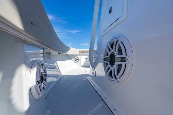 23ft Reef Runner Yacht For Sale