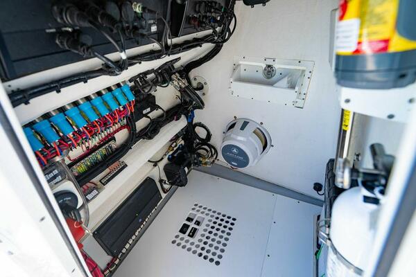 23ft Reef Runner Yacht For Sale