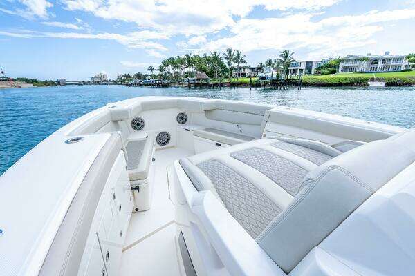 Solace 41CS Yacht For Sale