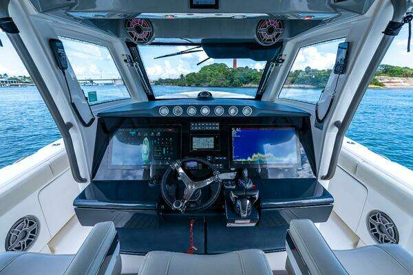 Solace 41CS Yacht For Sale