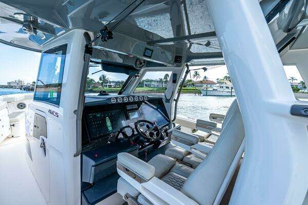 Solace 41CS Yacht For Sale
