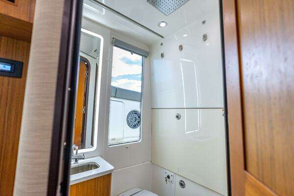 Solace 41CS Yacht For Sale