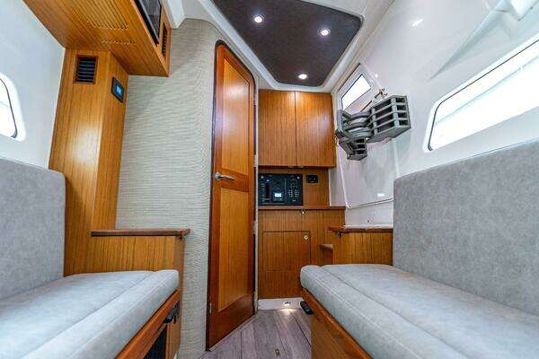 Solace 41CS Yacht For Sale