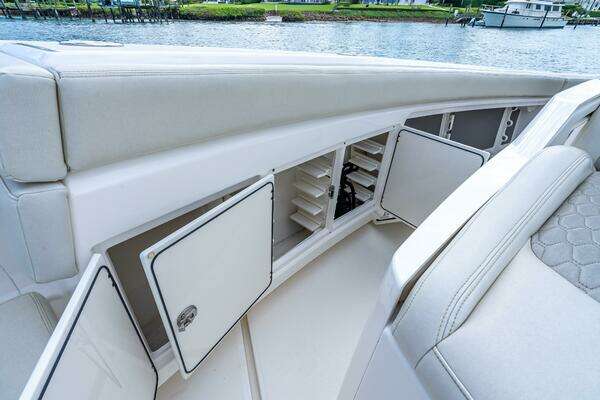 Solace 41CS Yacht For Sale
