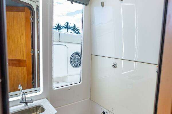 Solace 41CS Yacht For Sale