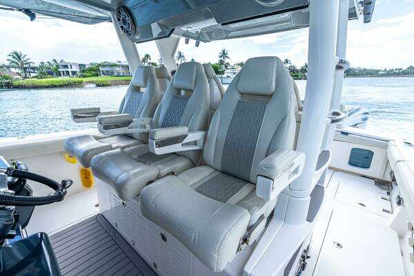 Solace 41CS Yacht For Sale