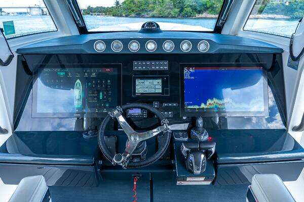 Solace 41CS Yacht For Sale