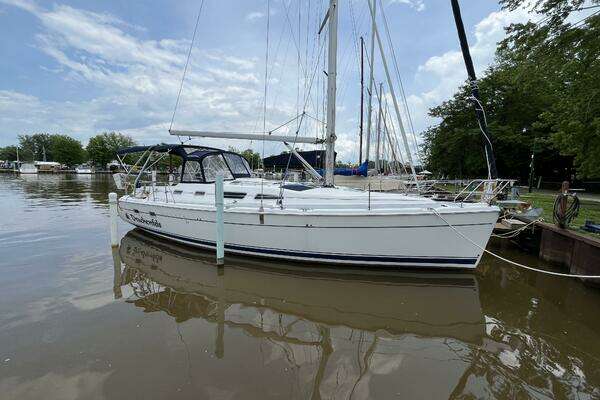 Photo of the 2004 Hunter 41 "Drachenfels"