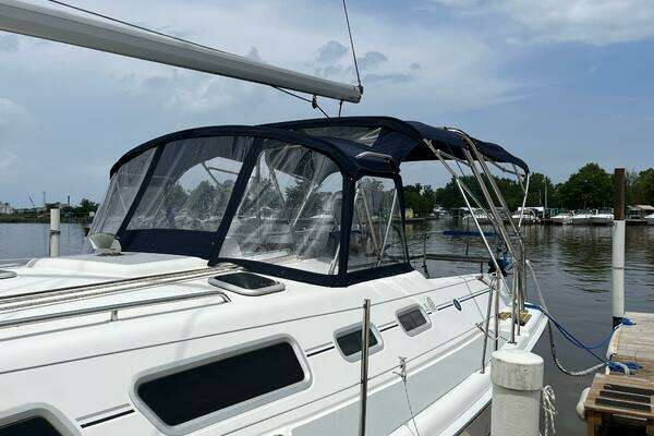 Photo of the 2004 Hunter 41 "Drachenfels"