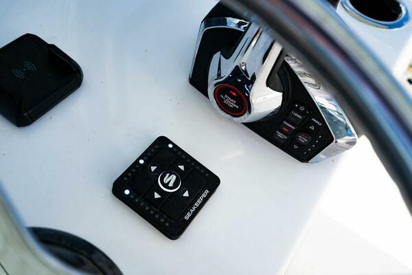 28ft Reef Runner Yacht For Sale