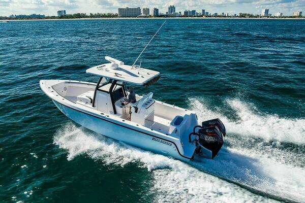 Photo of the 2026 Reef Runner 280