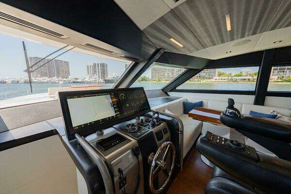 Ocean Alexander 70E Flybridge Yacht For Sale