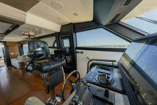 Ocean Alexander 70E Flybridge Yacht For Sale