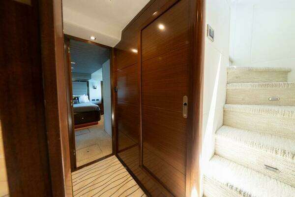 Ocean Alexander 70E Flybridge Yacht For Sale