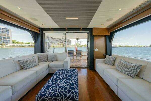 Ocean Alexander 70E Flybridge Yacht For Sale
